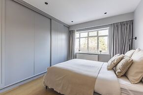 Beautiful Flat in Acton