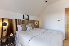 Beautiful Flat in Acton