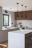 Beautiful Flat in Acton