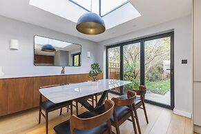 Beautiful Flat in Acton