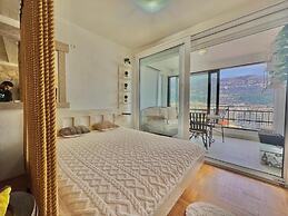 Sea View Studio Terminal