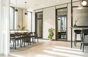 2br-sleeps4-parking-central-cityview