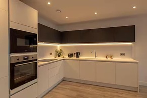 2br-sleeps4-parking-central-cityview