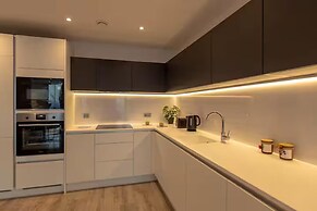 2br-sleeps4-parking-central-cityview