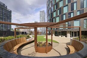 2br-sleeps4-parking-central-cityview