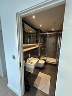 2br-sleeps4-parking-central-cityview