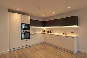 2br-sleeps4-parking-central-cityview