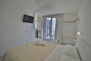 Riviera Luxury Rooms