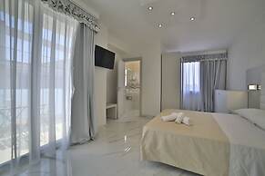 Riviera Luxury Rooms