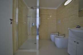 Riviera Luxury Rooms