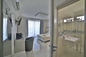 Riviera Luxury Rooms