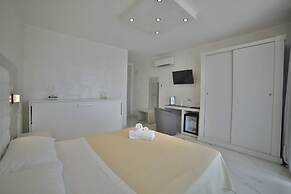 Riviera Luxury Rooms