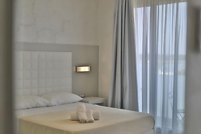Riviera Luxury Rooms