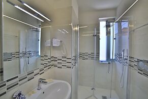 Riviera Luxury Rooms