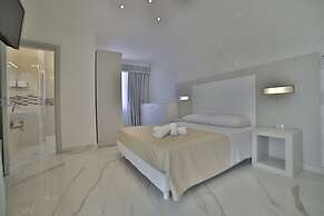 Riviera Luxury Rooms
