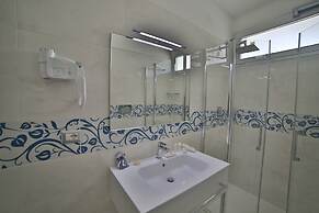 Riviera Luxury Rooms