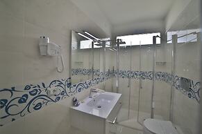 Riviera Luxury Rooms