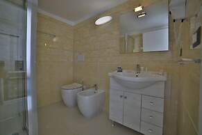 Riviera Luxury Rooms