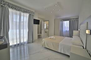 Riviera Luxury Rooms