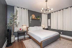 Northside Nook Home for 6!