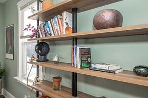 Northside Nook Home for 6!