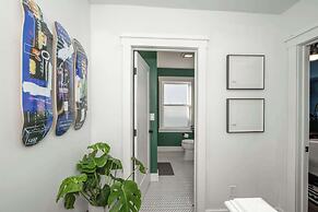 Northside Nook Home for 6!