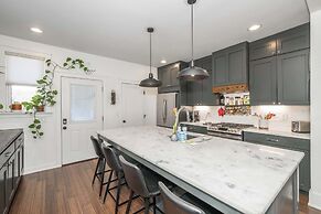 Northside Nook Home for 6!