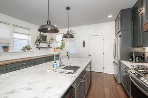 Northside Nook Home for 6!