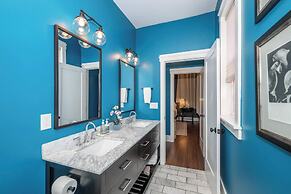 Northside Nook Home for 6!