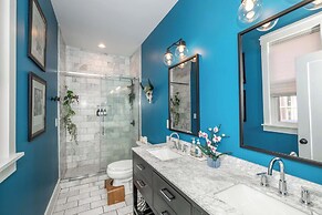 Northside Nook Home for 6!