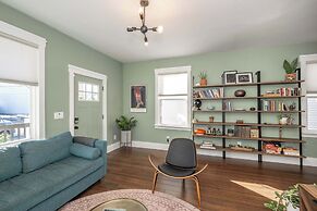 Northside Nook Home for 6!