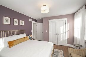 Northside Nook Home for 6!