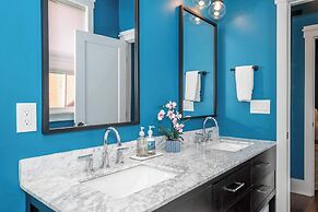 Northside Nook Home for 6!