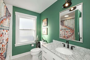 Northside Nook Home for 6!