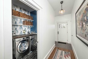 Northside Nook Home for 6!