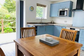 Mousehole Two-bed Bungalow With Parking