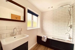 Mousehole Two-bed Bungalow With Parking