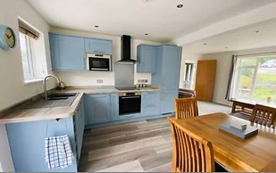 Mousehole Two-bed Bungalow With Parking