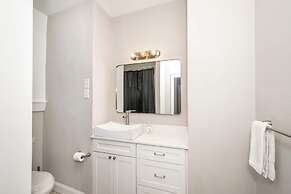 Queen City Homestead For 6!