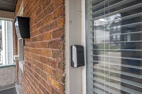 Queen City Homestead For 6!