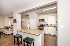 Queen City Homestead For 6!