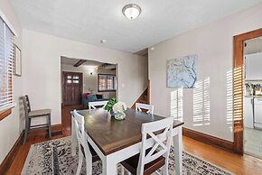 Tibet Twins Suites For 12!