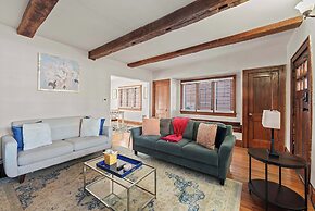 Tibet Twins Suites For 12!