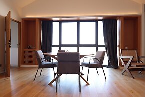 LES SUITES DU PORT by Le Saint Ferdinand