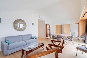 LES SUITES DU PORT by Le Saint Ferdinand