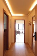 LES SUITES DU PORT by Le Saint Ferdinand