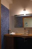 LES SUITES DU PORT by Le Saint Ferdinand