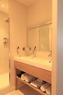 LES SUITES DU PORT by Le Saint Ferdinand
