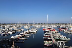 LES SUITES DU PORT by Le Saint Ferdinand