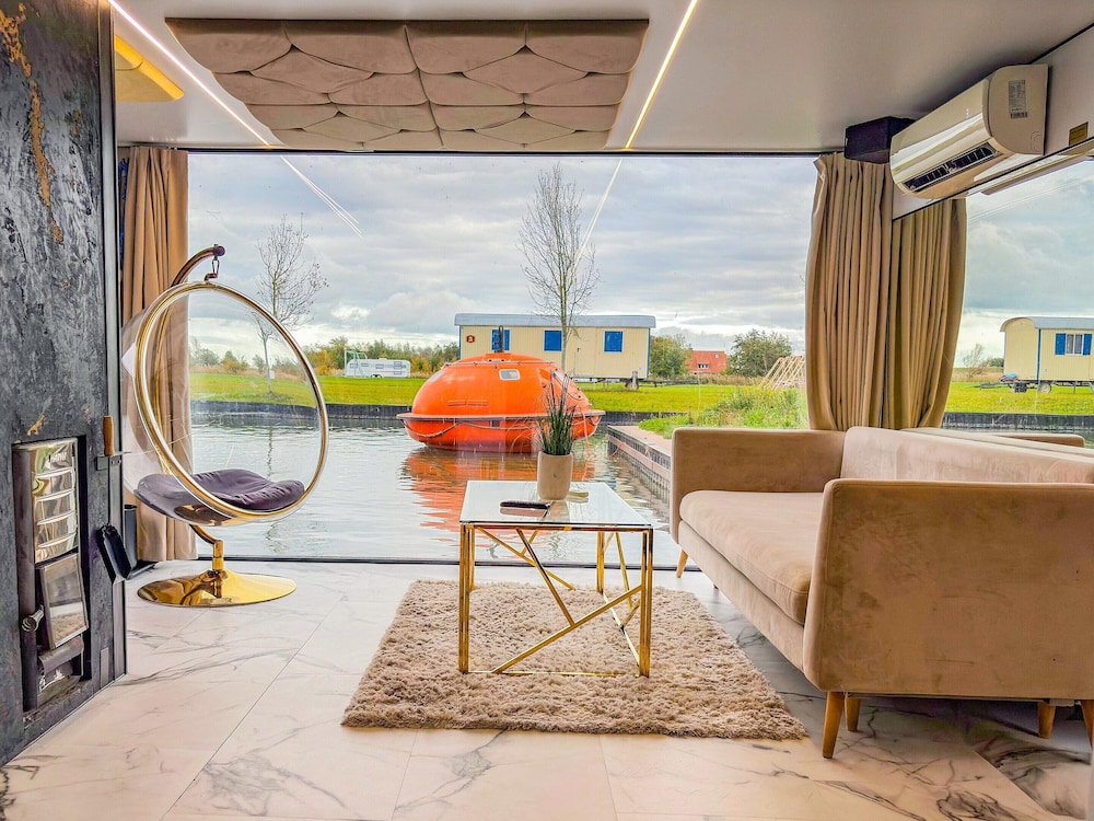 Hausboot im Wangerland Resort